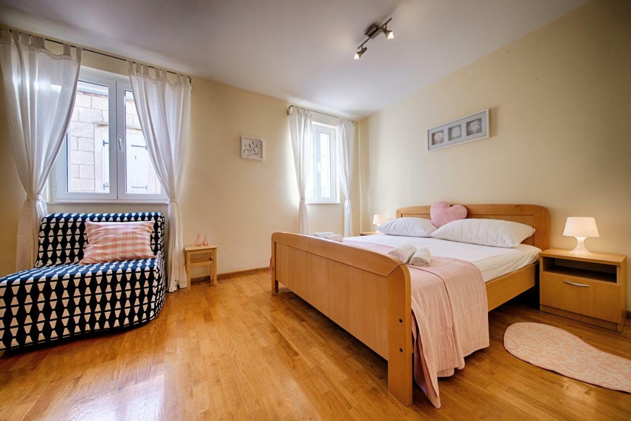 Apartments Marinkovic Komiža Zewnętrze zdjęcie